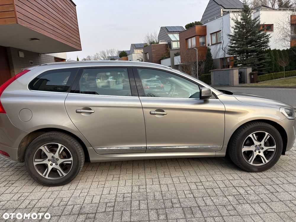 Volvo XC 60 D5 AWD Summum - 4