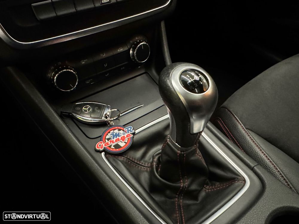 Mercedes-Benz CLA 200 d Shooting Brake AMG Line - 9