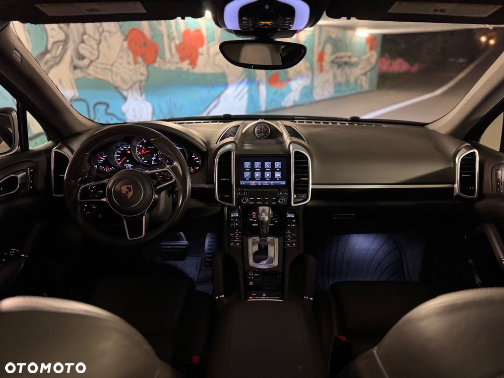 Porsche Cayenne Standard - 18