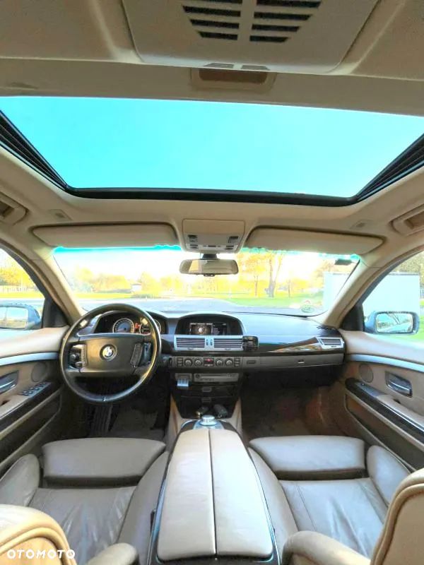 BMW Seria 7 740i L - 12