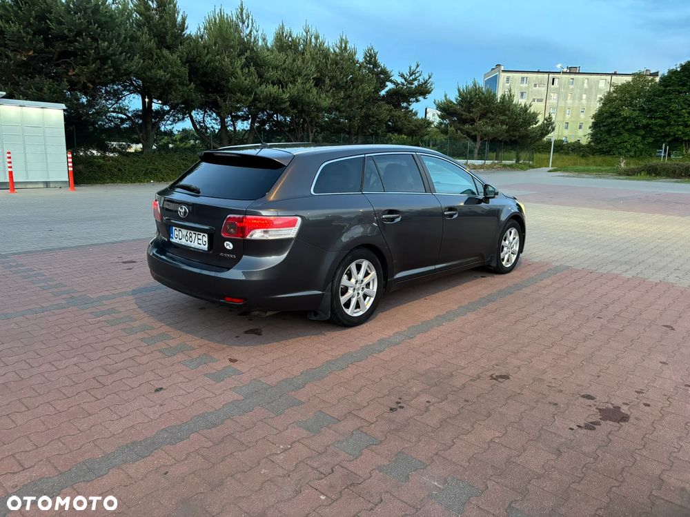 Toyota Avensis 2.0 Sol EU5 MS - 6