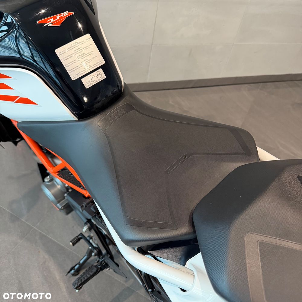 KTM Duke - 19