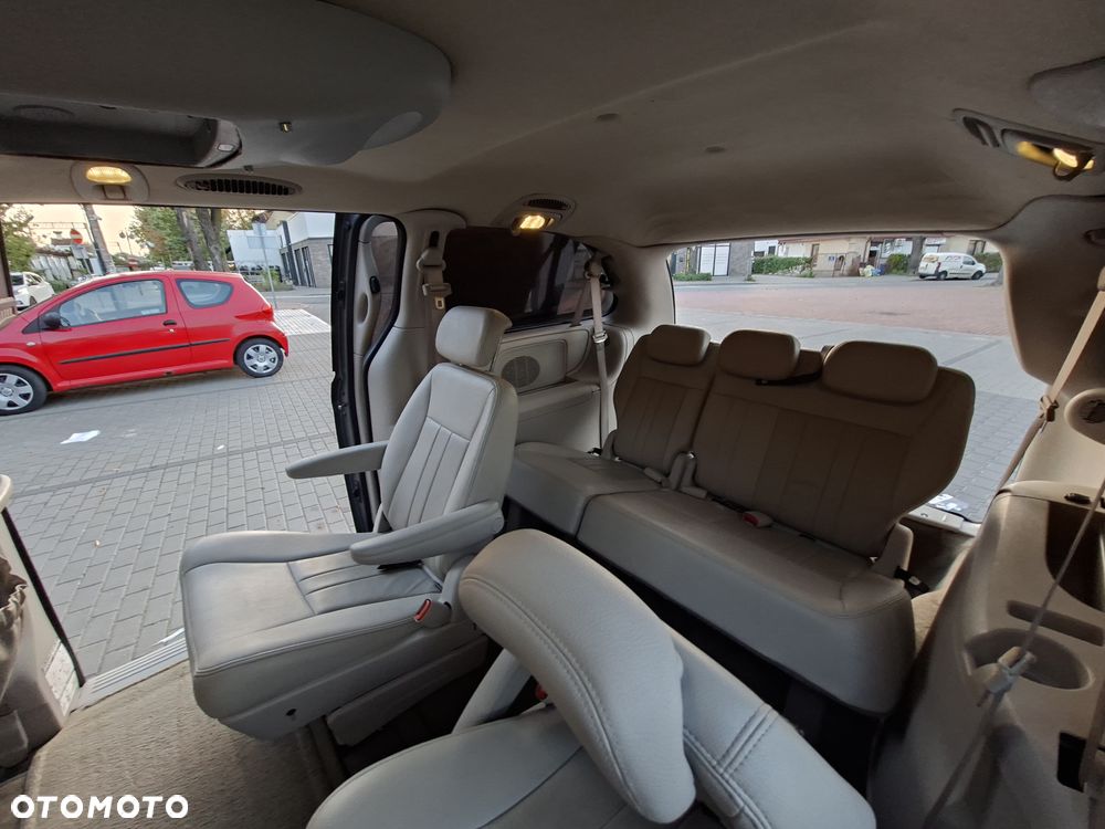 Chrysler Grand Voyager - 34