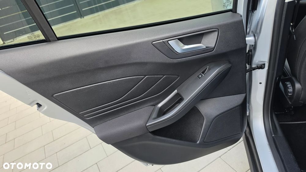 Ford Focus 1.0 EcoBoost Hybrid TITANIUM X - 23