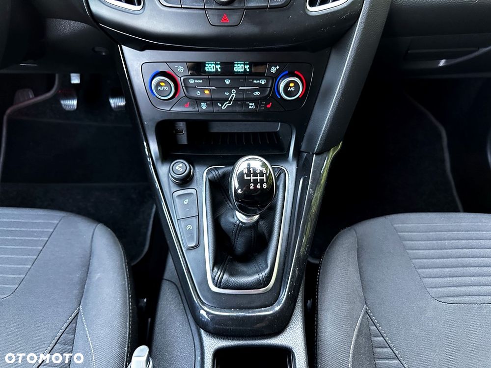 Ford Focus 1.0 EcoBoost Start-Stopp-System TITANIUM STYLE - 25