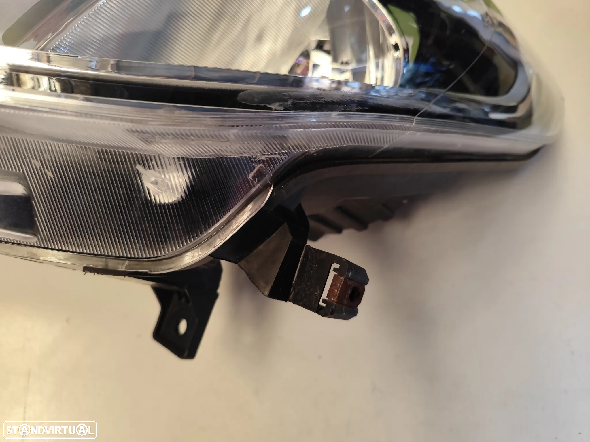 MAXUS EV30 FAROL ESQUERDO - FF695 - 5