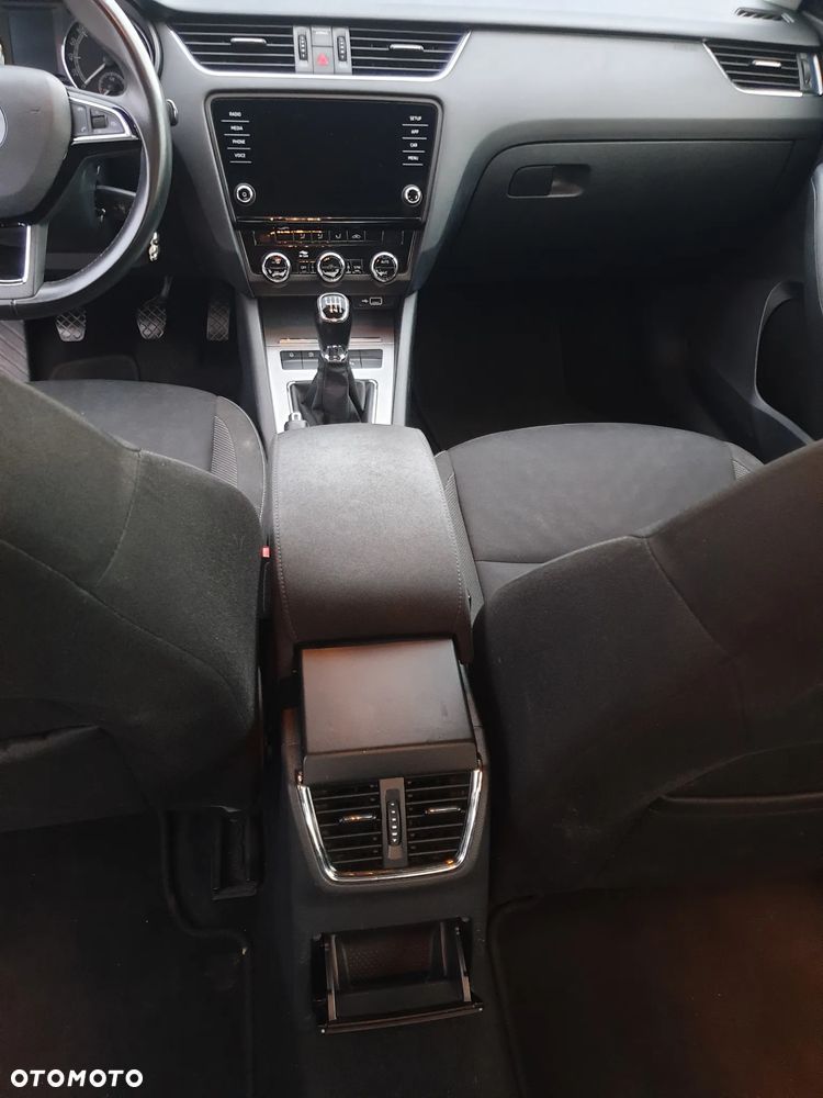 Skoda Octavia 1.4 TSI Ambition - 16
