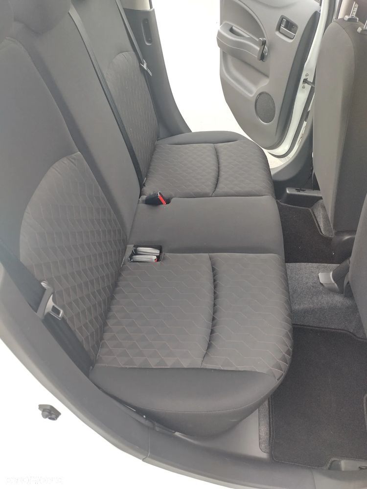 Mitsubishi Space Star 1.0 - 10