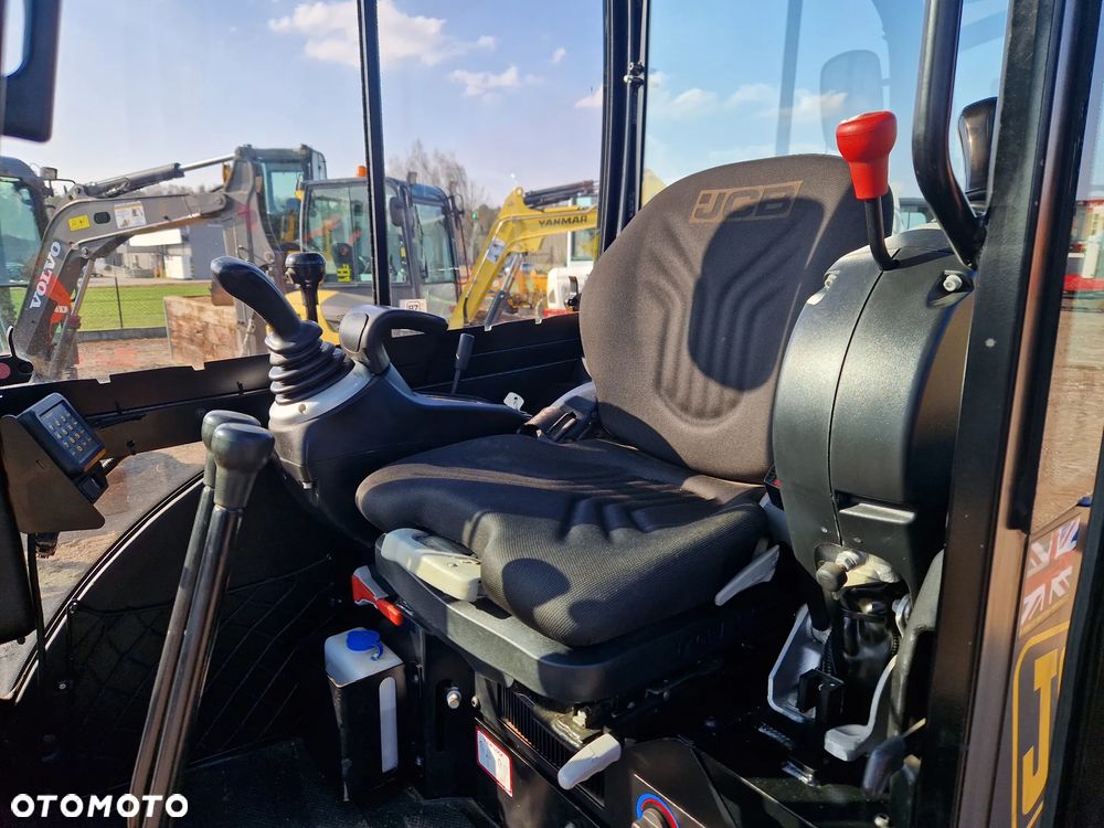 JCB 8026 CTS 2023r przebieg 400mtg  jak nóweczka JCB TLT 30D - 11