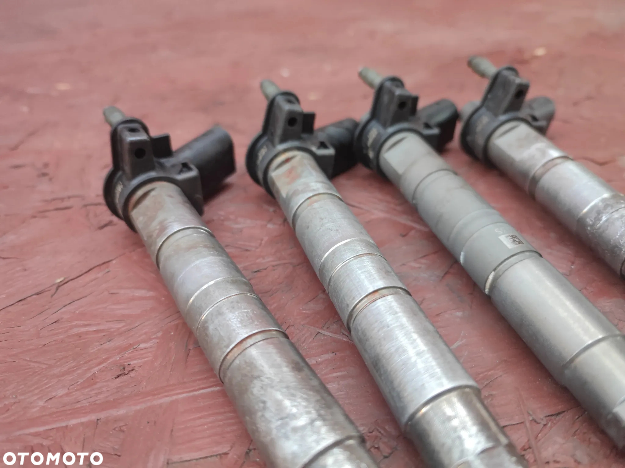 BMW E60LCI / E81 / E82 / E88 / E87 / E90 / E91LCI / E92 / E93 ORYGINALNY WTRYSKIWACZ PALIWA PIEZO / WTRYSKI KOMPLET 4 SZTUKI PIEZO-ELEKTRYCZNYCH DO SILNIKÓW GAMY N47D20 177KM DIESLA O NR. 13 53 7 797 877 - 05 ( 60 ) SPRAWNE W 100% - 8