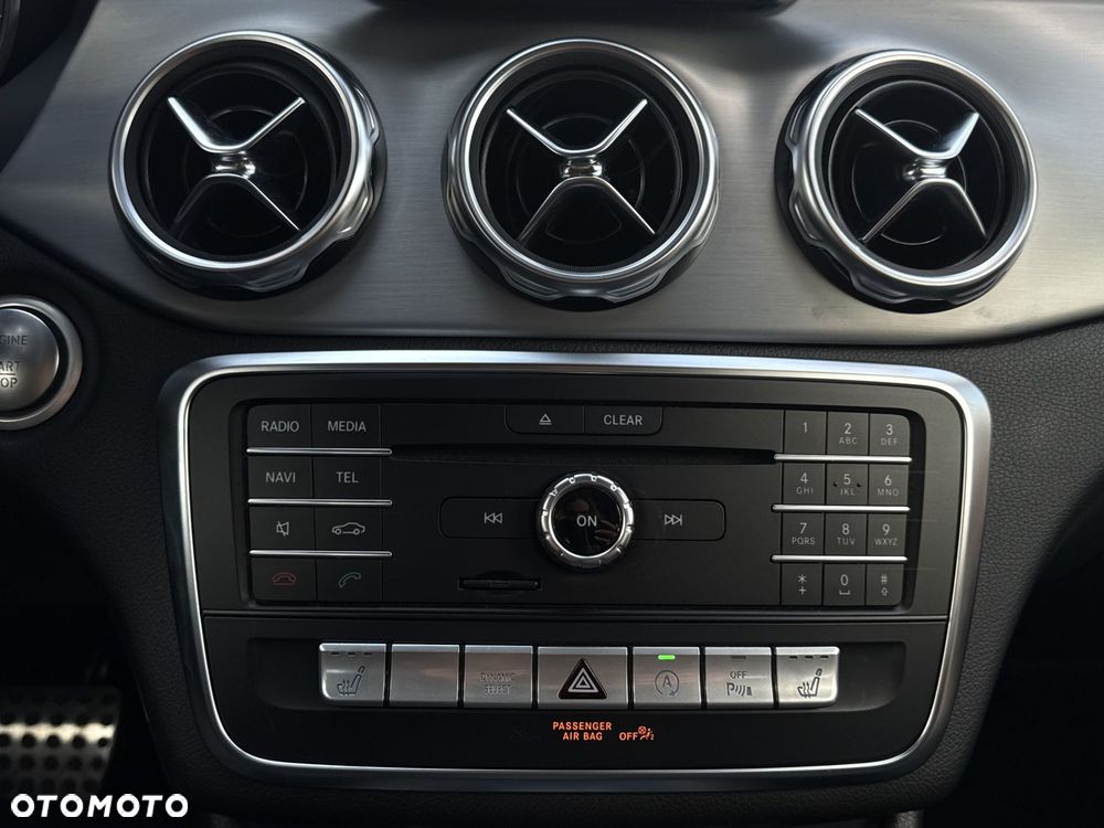 Mercedes-Benz GLA 200 7G-DCT AMG Line - 23