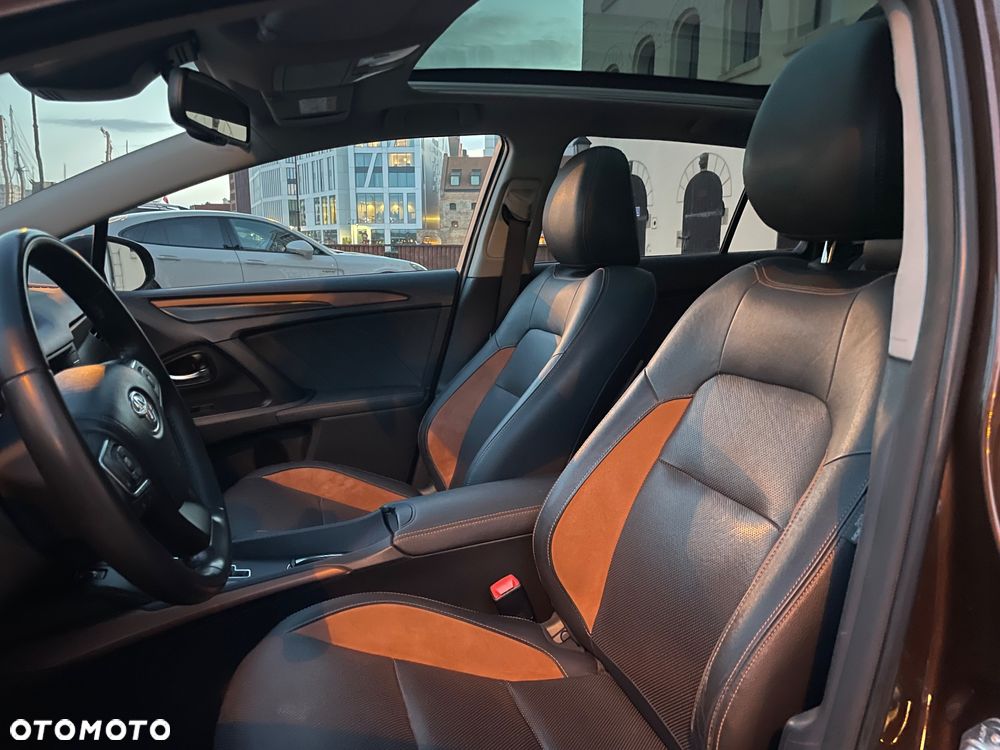 Toyota Avensis 2.0 Premium MS - 6