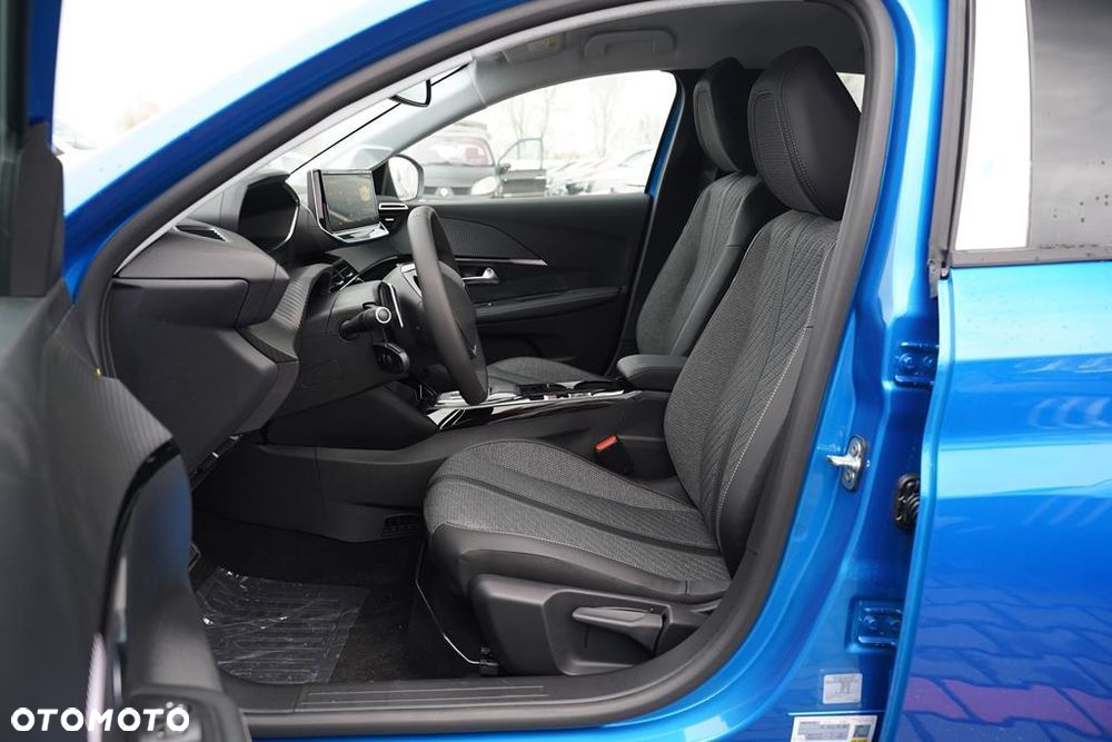 Peugeot 208 1.2 mHEV Allure - 11