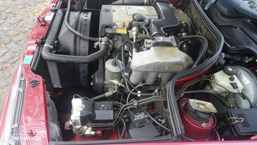 Mercedes-Benz E 200 - 40
