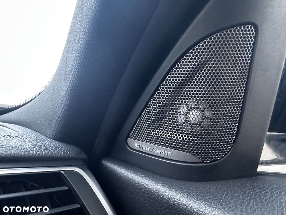 BMW Seria 3 340i Edition M Sport Shadow - 21