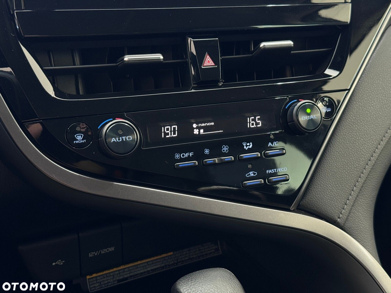 Toyota Camry - 26