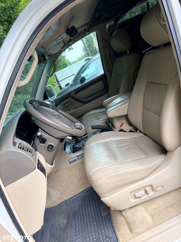 Toyota Land Cruiser 100 Executive - 9