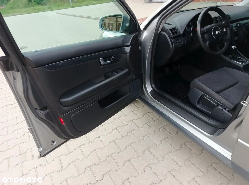 Audi A4 Limousine - 26