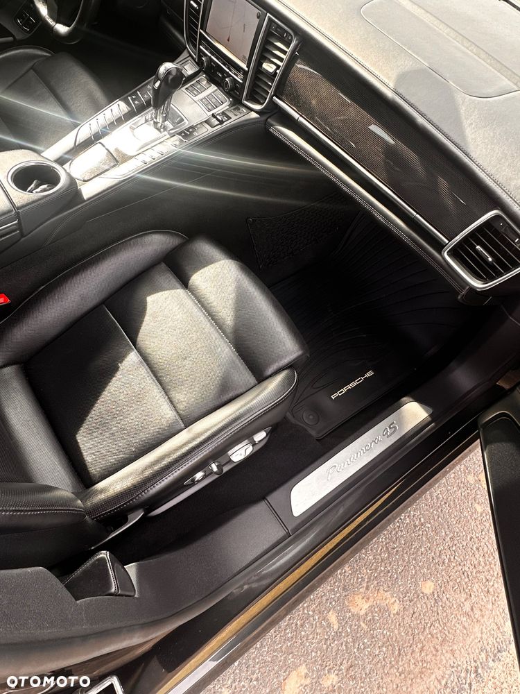 Porsche Panamera 4S - 15