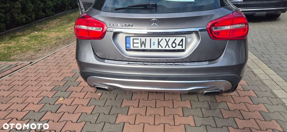 Mercedes-Benz GLA 200 7G-DCT - 14