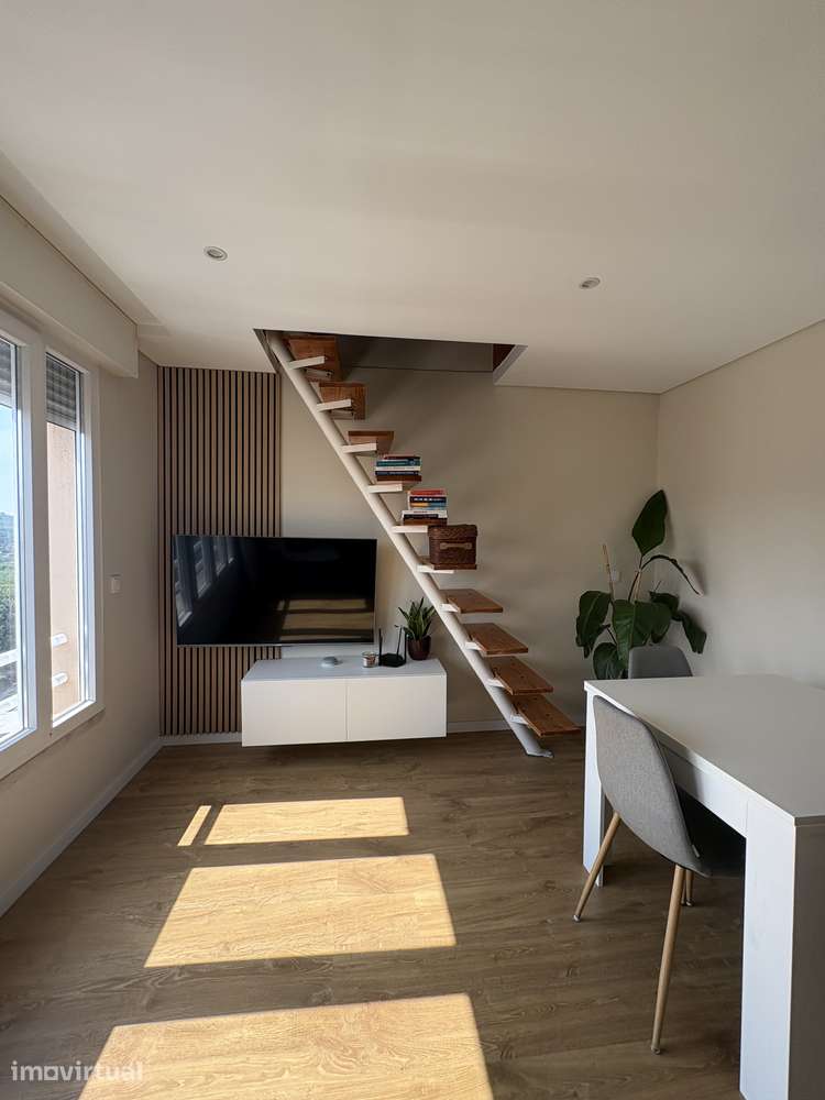 T1+1 Duplex Totalmente Remodelado e Equipado - Último Piso e elevador - Grande imagem: 5/25