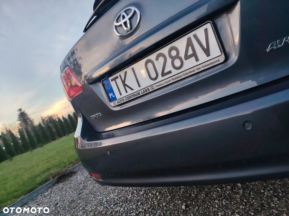 Toyota Avensis - 13
