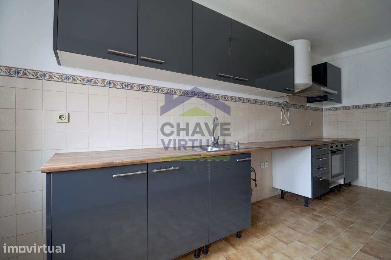 Apartamento T1 - Centro do Bombarral - Grande imagem: 2/19