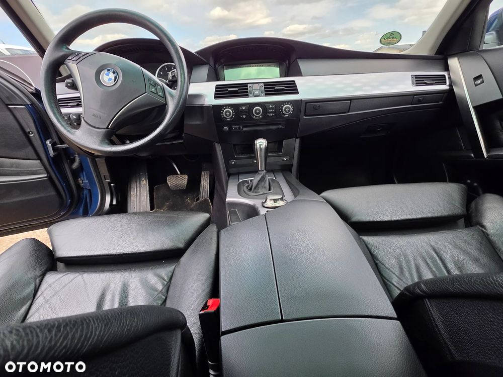 BMW Seria 5 545i - 12