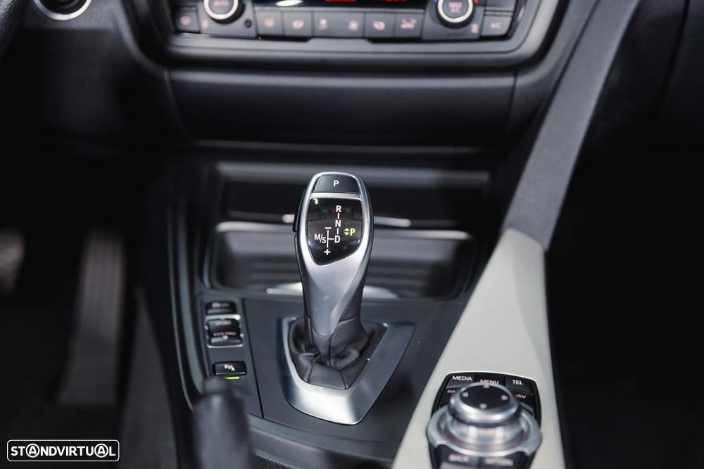 BMW 320 d Sport-Aut. - 13