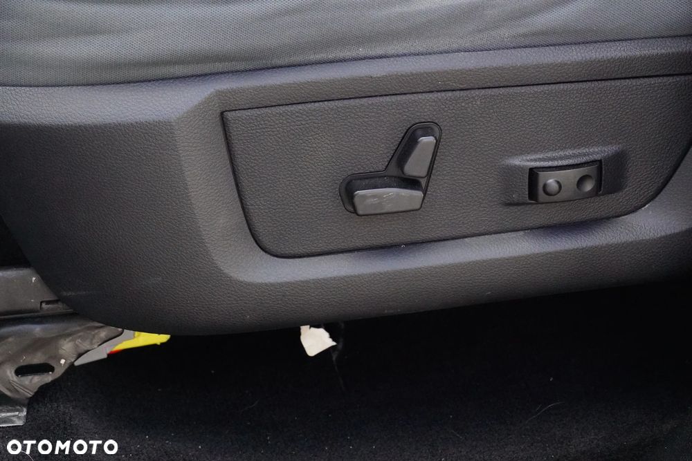 RAM 1500 Crew Cab Shortbed Bighorn - 28