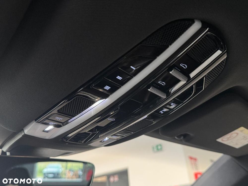 Porsche Panamera - 20