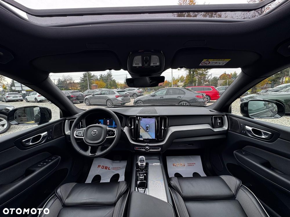 Volvo XC 60 B4 D AWD Plus Dark - 21
