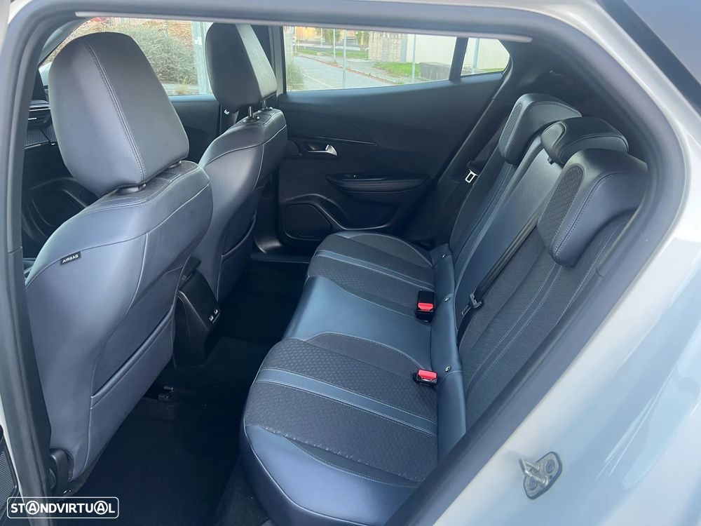 Peugeot 2008 1.2 PureTech Allure - 8