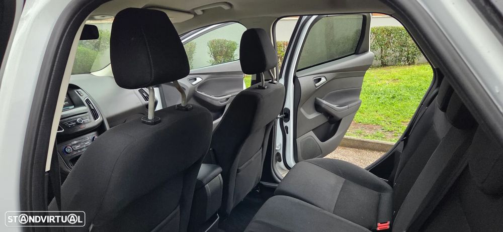 Ford Focus SW 1.5 TDCi Titanium ECOnetic - 21