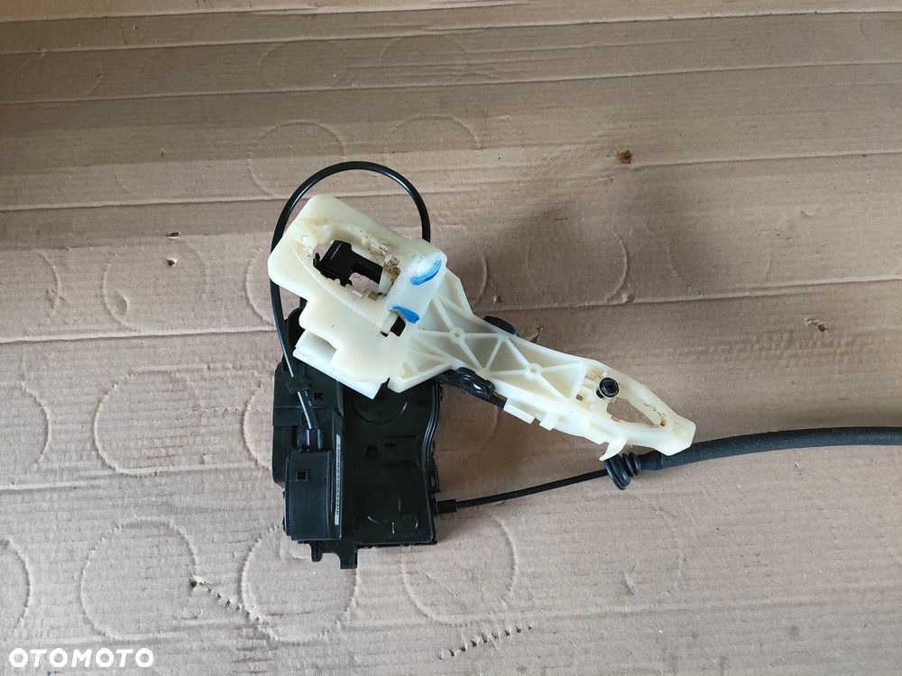 KIA VENGA 09- ZAMEK DRZWI PRAWY TYŁ 4-PIN - 5