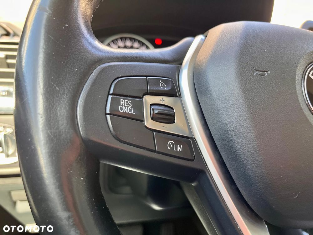 BMW X3 sDrive18d - 39