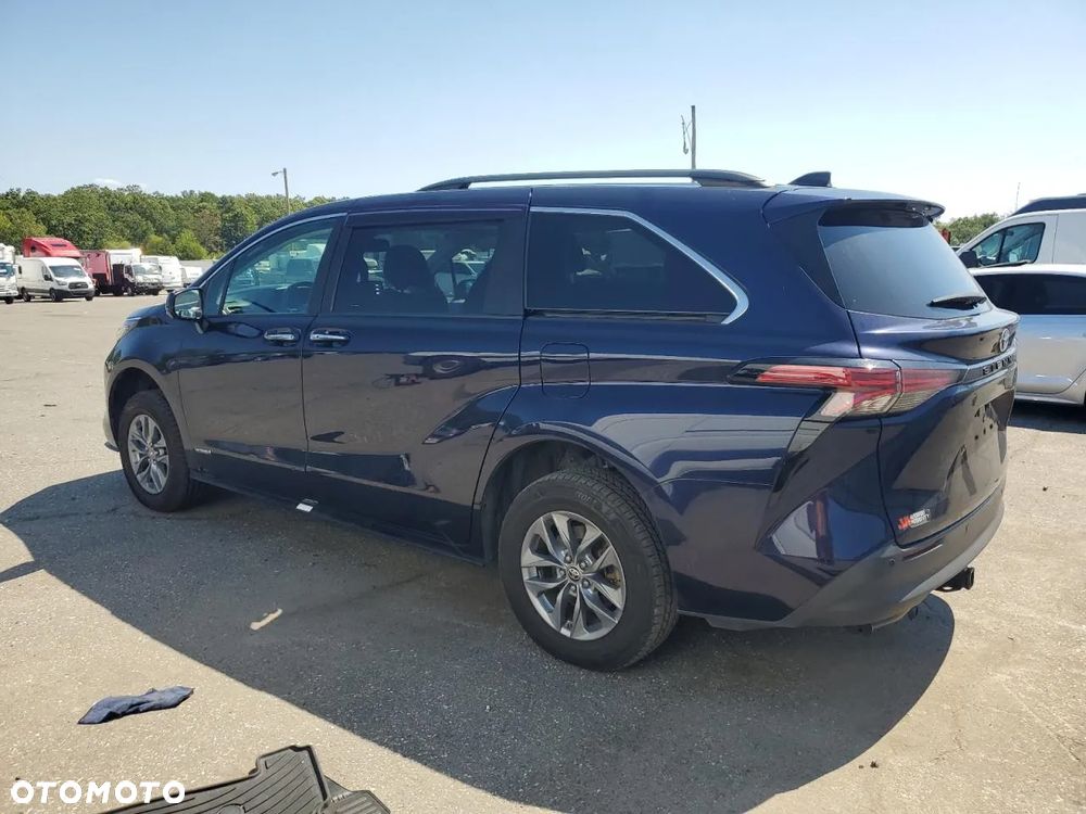 Toyota Sienna 3.5 V6 XLE AWD - 3