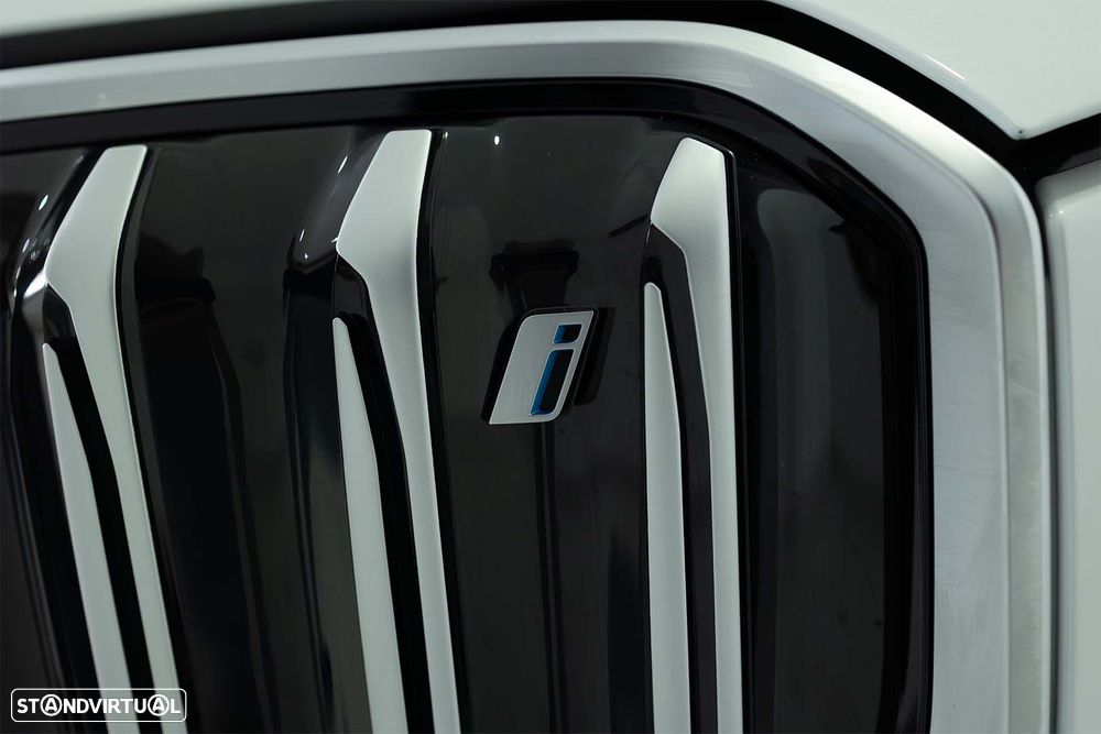 BMW iX1 xDrive30 Pack Desportivo M - 15