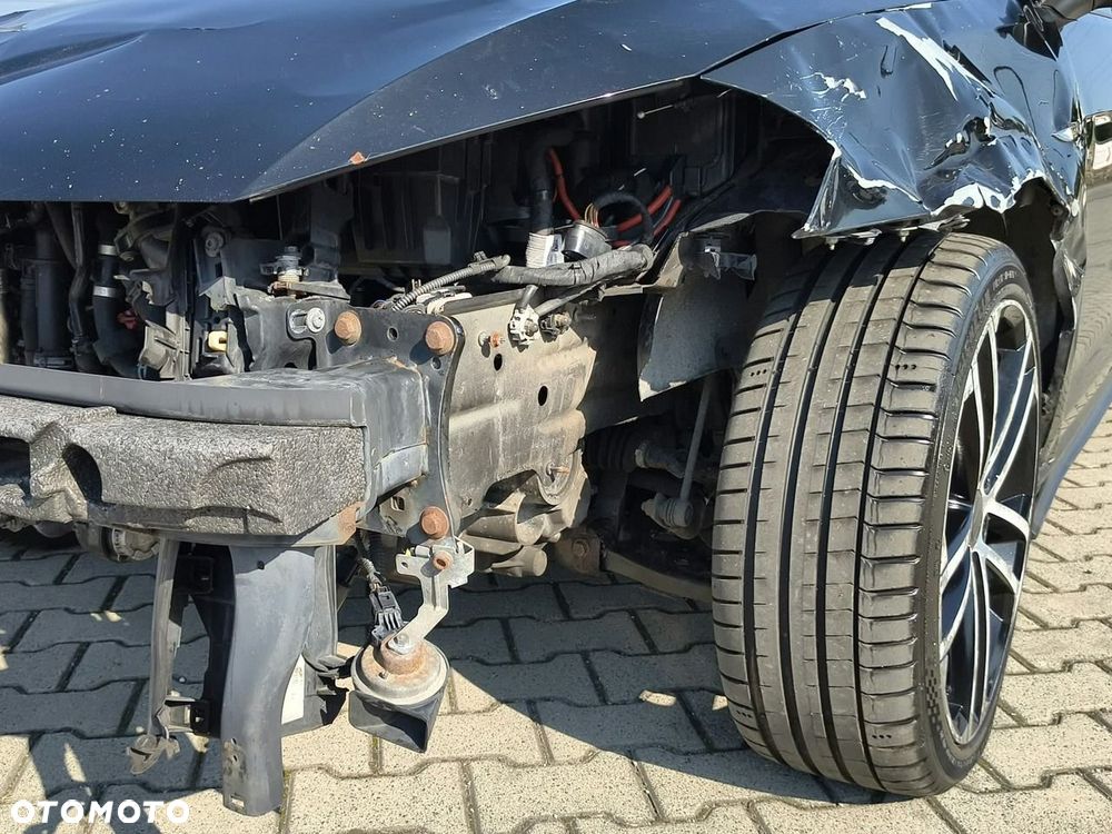 Volkswagen Golf - 24