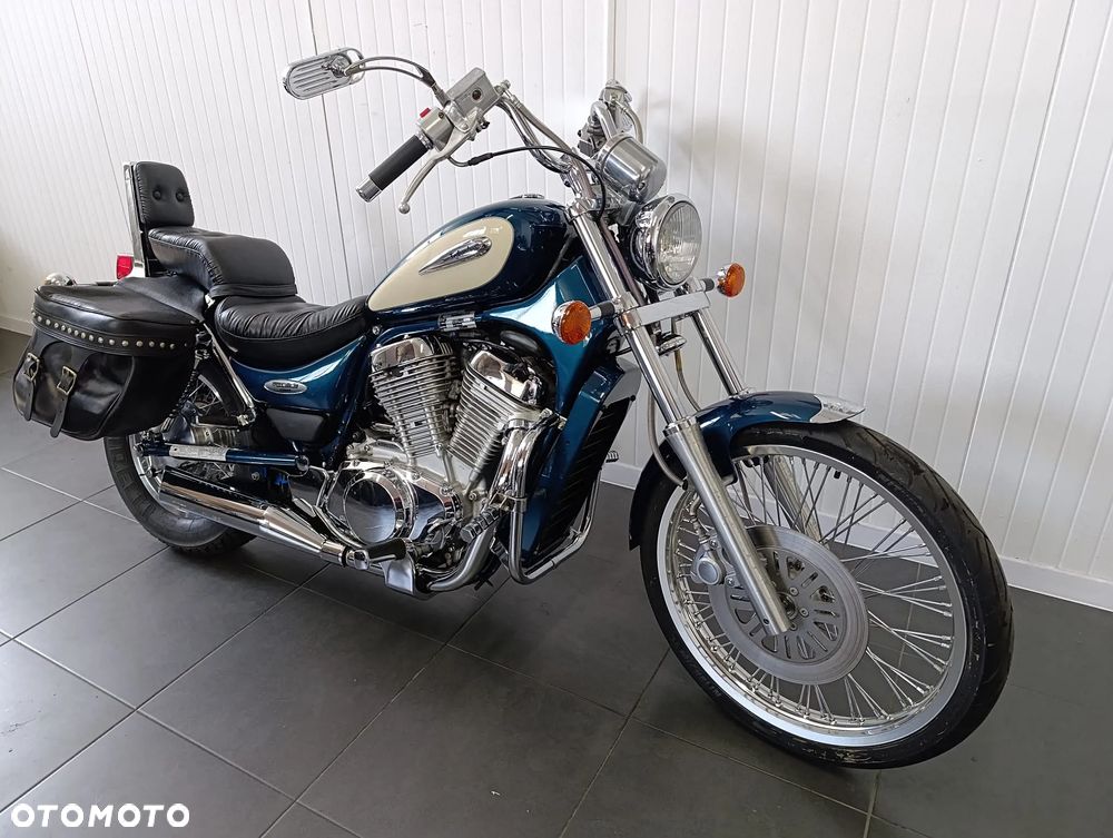 Suzuki Intruder - 15