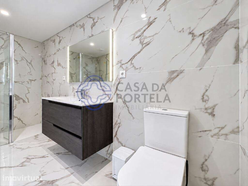 Moradia T2 completamente renovada, com terraço e jardim, a menos de 5 - Grande imagem: 5/26