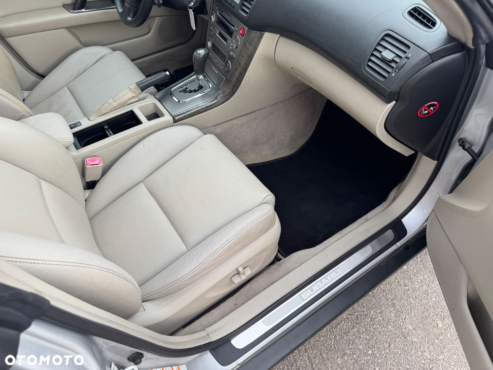Subaru Outback 3.0 H6 - 21