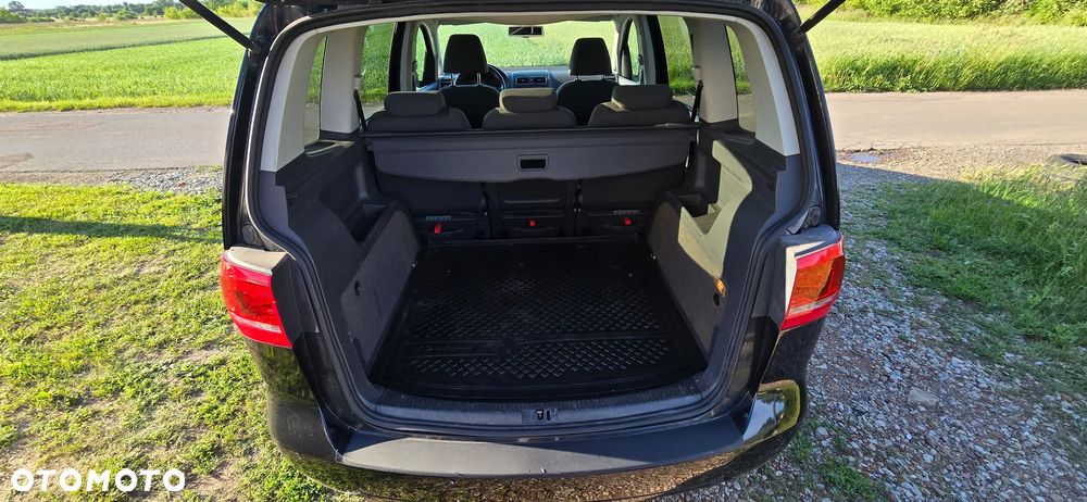 Volkswagen Touran - 18