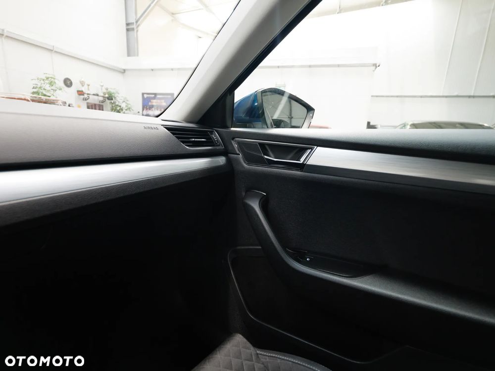 Skoda Superb 2.0 TDI SCR Ambition - 38