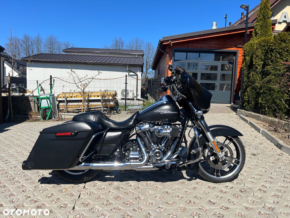 Harley-Davidson Touring Street Glide - 3