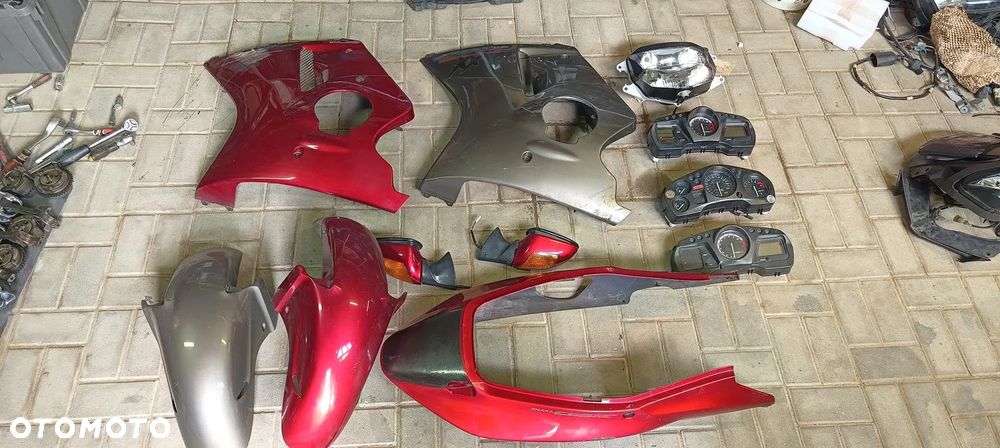 HONDA CBR 1100XX LAMPA LICZNIK ZEGARY REFLEKTOR