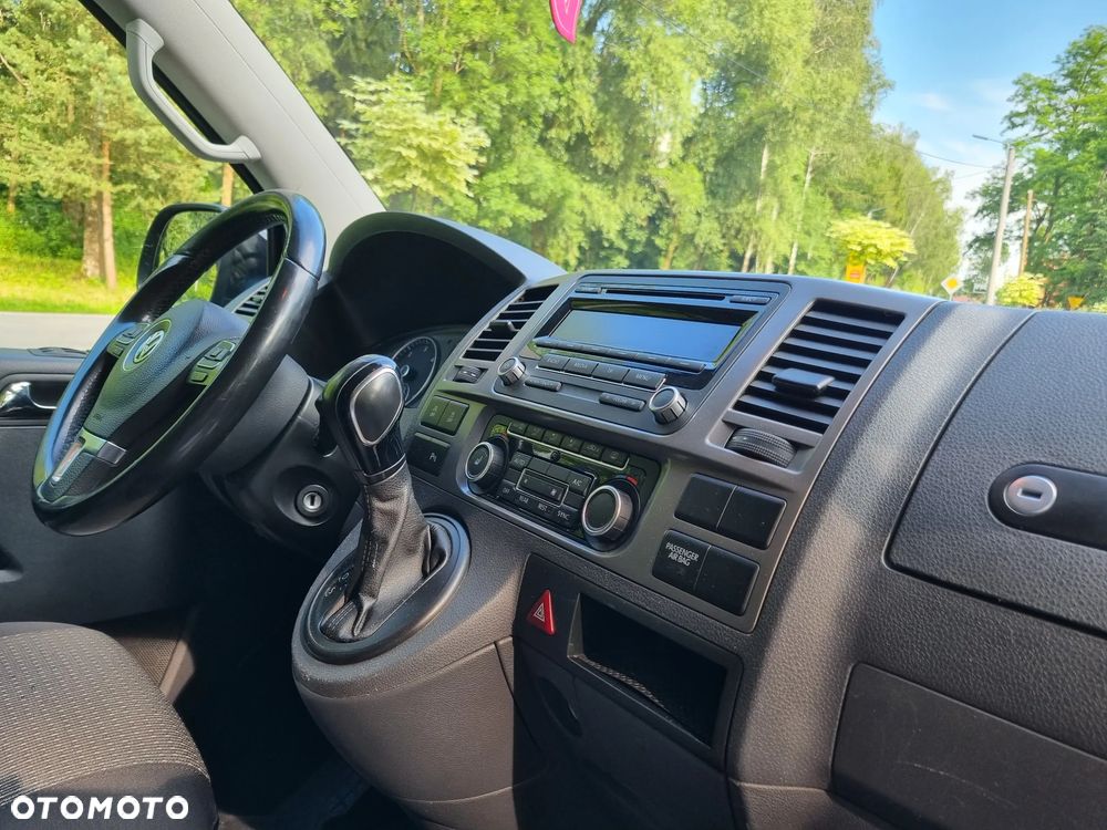 Volkswagen Caravelle - 15