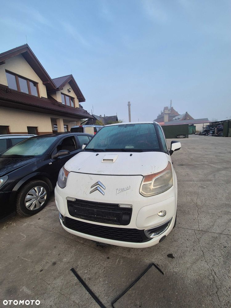 Citroen C4 Picasso 1.4 Benzyna Cały Na Części