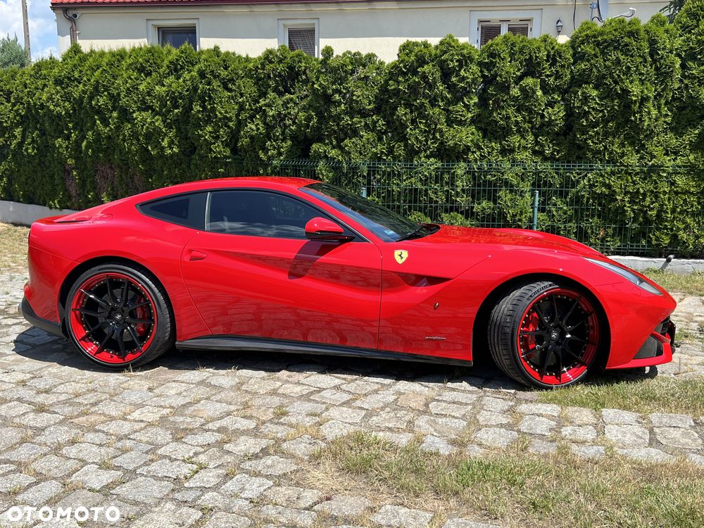 Ferrari F12berlinetta - 10