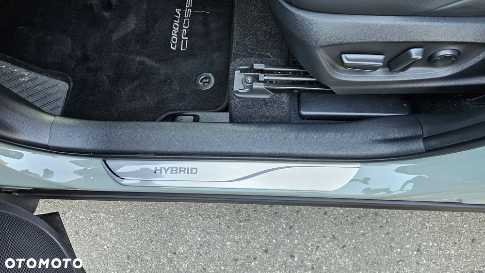 Toyota Corolla Cross 2.0 Hybrid Executive AWD - 35